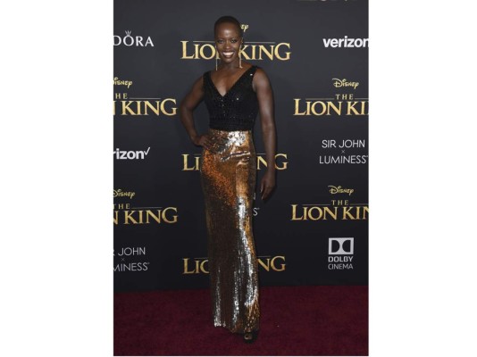 Beyonce y Blue Ivy impresionaron durante alfombra roja de la premiere de 'The Lion King'.