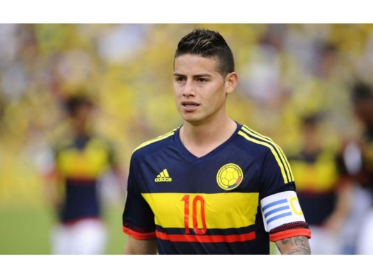 James Rodríguez, el jugador latino colombiano, es uno de los más grandes de Latinoamérica siendo así uno de los más sexis y llamativos jugadores que hacen lucir bellas las pantallas del fútbol a nivel geográfico.