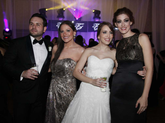 Boda Llanes Del Carmen