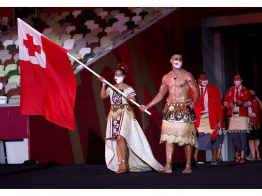 Pita Taufatofua, de Tonga, sorprendió a muchos asistentes de los famosos juegos con su cuerpo.