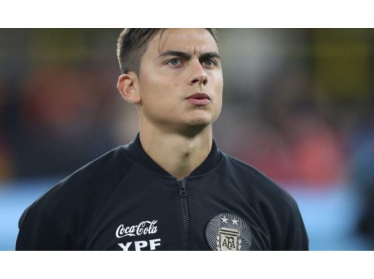 Paulo Dybala, el joven jugador del Juventus de Italia, es otro de los latinos que engalanan esta lista de los más bonitos.