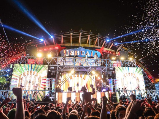 Si hay algo en lo que todo el mundo piensa cuando se menciona Ibiza es su vida nocturna. La 'Isla Blanca' cuenta con las discotecas más grandes y galardonadas del mundo, los 'templos' donde cada año se presentan los mejores Djs del momento.