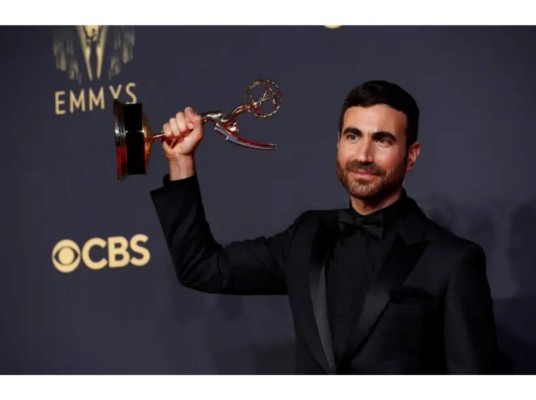 Brett Goldstein - Mejor actor secundario en una serie de comedia.