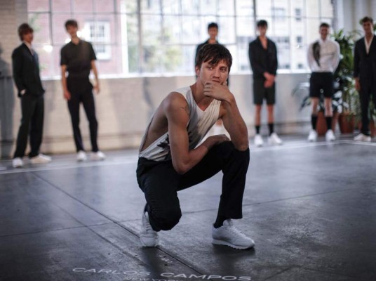 Hondureño Carlos Campos elogiado por su propuesta en NYFWM