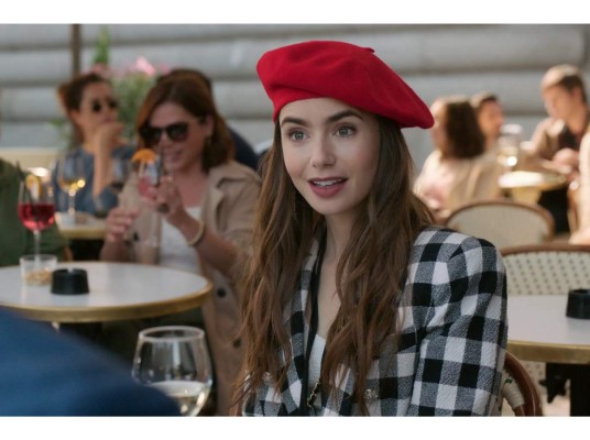 Emily in Paris alcanzó un total de 58 millones de hogares.