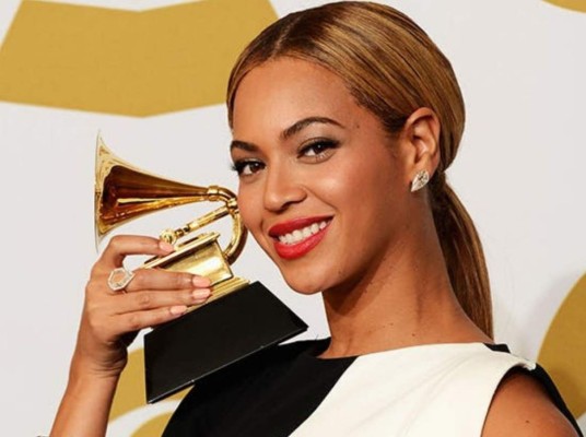 Beyoncé encabeza la lista con nueve nominaciones. Ella ya ha ganado 24 Grammys en galas anteriores. What a Queen.