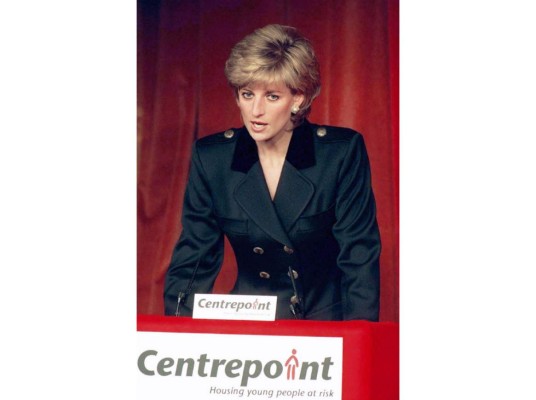 En 1992 se convirtió en patrocinadora de Centrepoint, organización encargada de ayudar a jóvenes sin hogar.