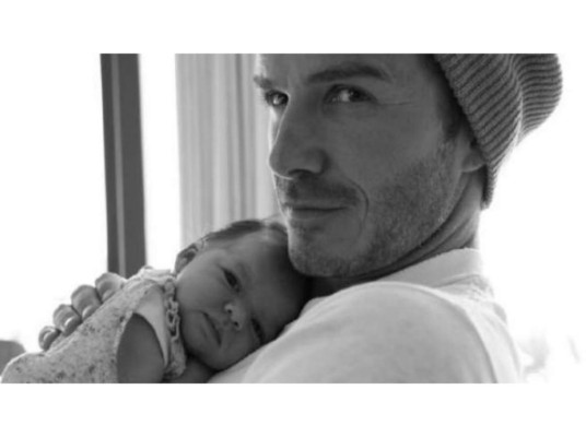 El año 2011 se convierten en padres por cuarta vez de su hija Harper Seven Beckham.