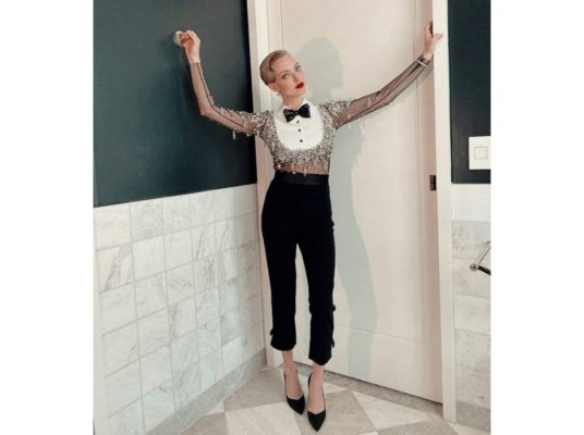 Amanda Seyfried<br/> La nominada lució un look más atrevido de un enterizo tipo esmoquin, completando el look con unos zapatos Stuart Weitzman y joyería Fred Leighton. <br/>