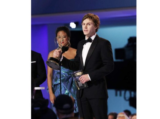 Evan Peters - Actor de reparto en una miniserie o película.