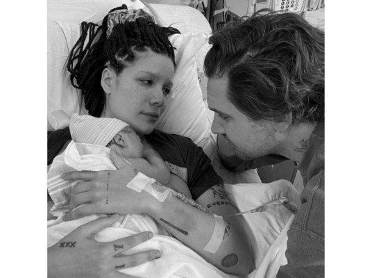 También llegó al mundo Ender Ridley Aydin, hijo de Halsey y Alev Aydin.