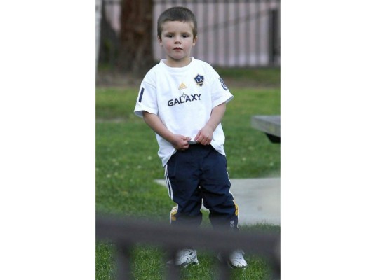 En 2005 nace su tercer hijo, Cruz David Beckham.