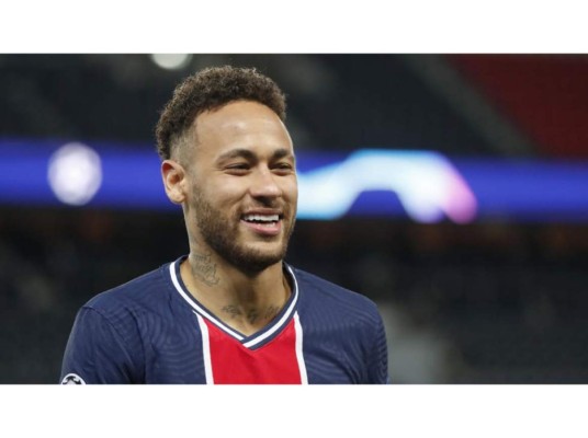 Neymar Junior, el brasileño que enorgullece a su país y juega en el PSG, también está dentro de los más sexi y guapos de Latinoamérica y a nivel mundial.