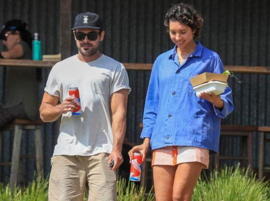 Vanessa Valladares: Es la pareja actual del actor, es una modelo de origen australiano y vienen saliendo desde mediados de 2020.