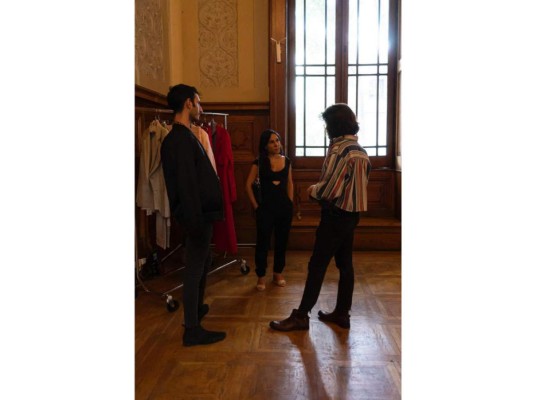 Tuvo una presentación de sus atuendos de manera presencial para acompañar el lanzamiento oficial.