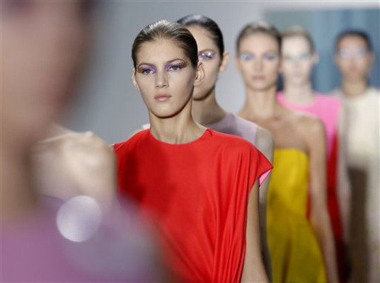 Raf Simons redescubre a Dior