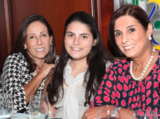 Baby shower para Rebecca Agurcia