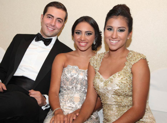 La prom de la Escuela Americana