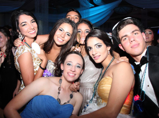 La prom de la Escuela Americana