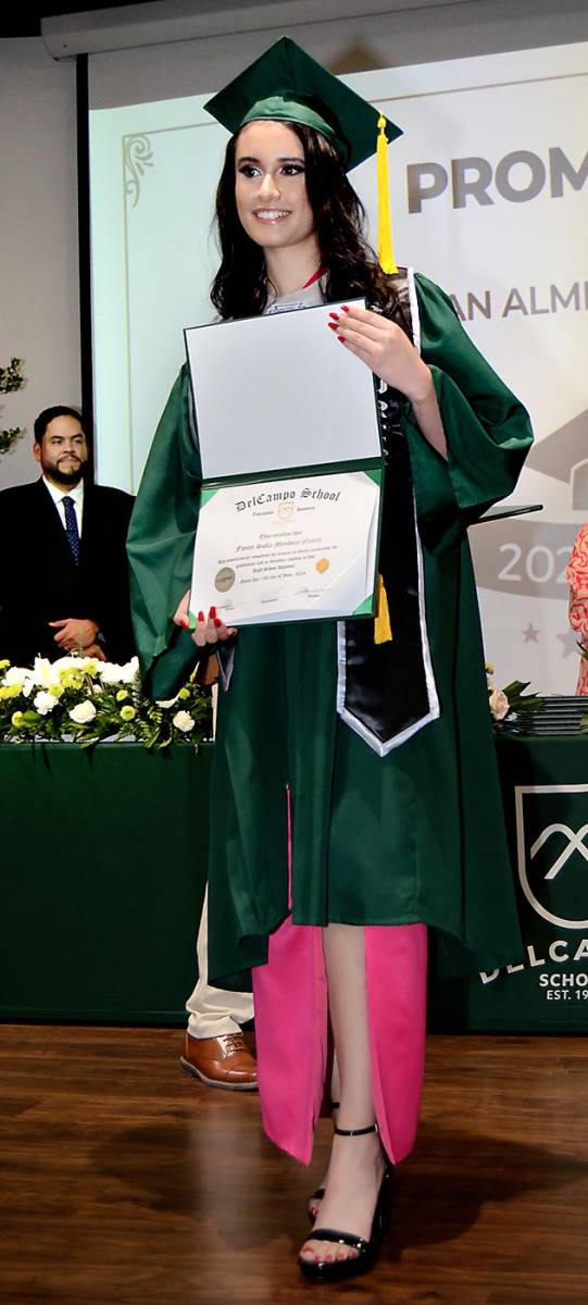 Graduación 2024 de DelCampo School
