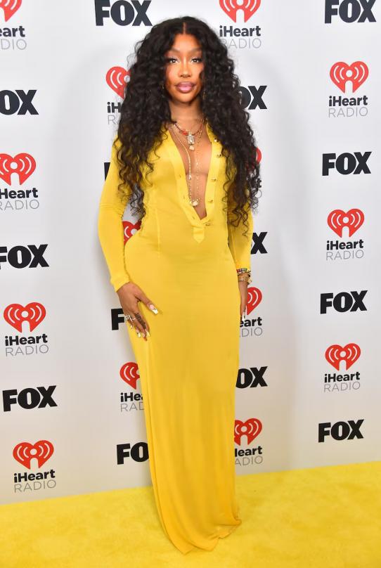  SZA.