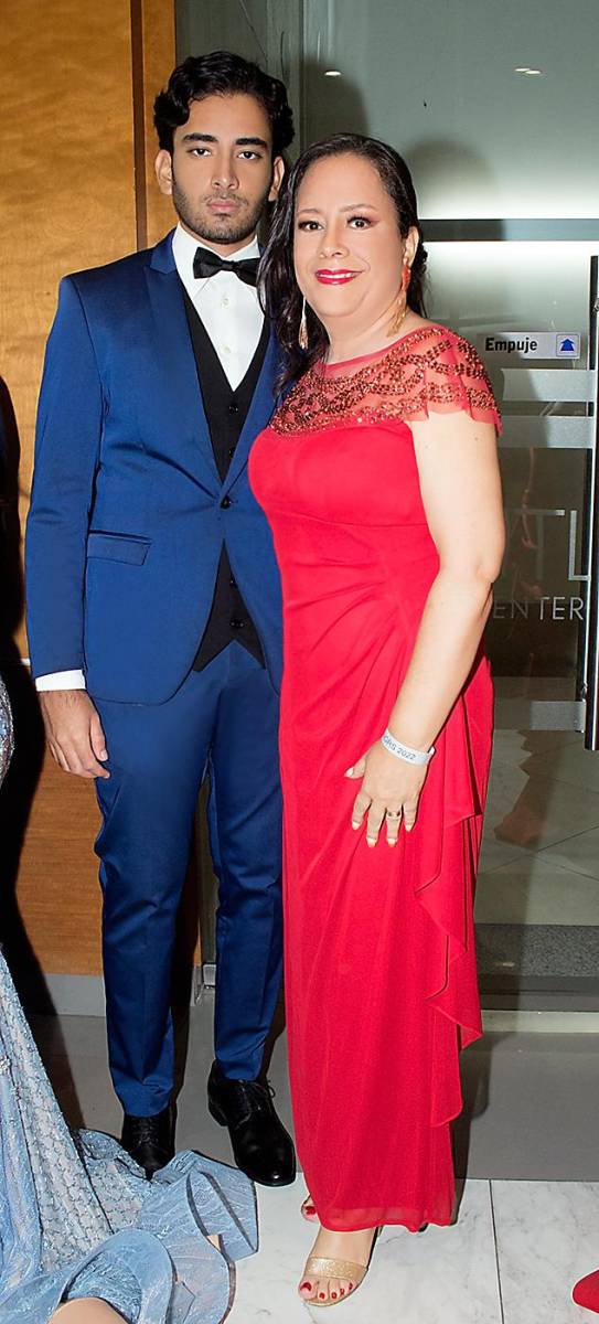 Rony y María del Carmen Girón.