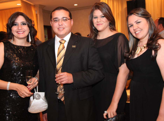 Banco Atlántida continua celebrando