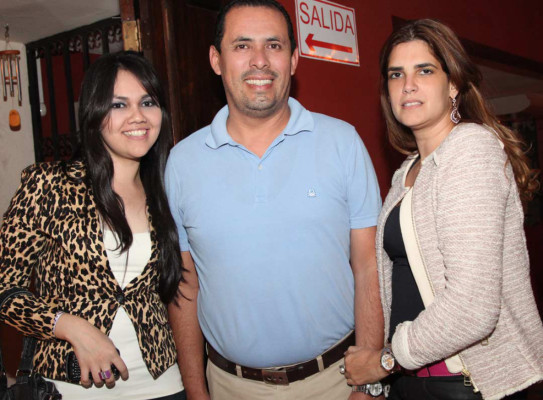 Noche de fiesta en Rojo