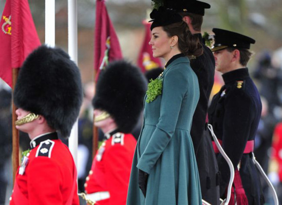 Kate sufre inconveniente en plena revisión de guardia