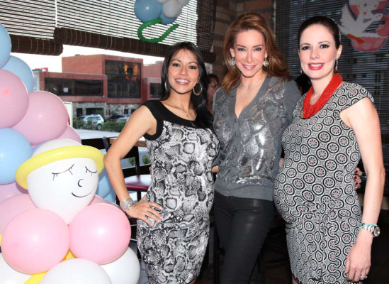 Norita Erazo-Paz, Annamaría Villeda y Evangelina Varquero-Casco