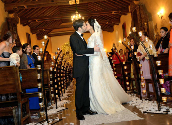 La boda de Atenas Hernández y Juan Merino