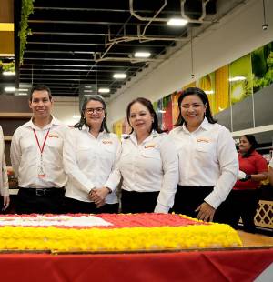 Ángel Alvarado, Sergio Tarallo, Sonia Fión, Allan Medina, Judith Sierra, Jessica Rosales e Isabel Matute.