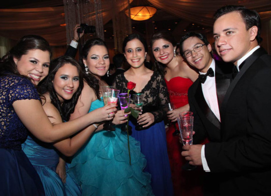 La prom de la Escuela Americana