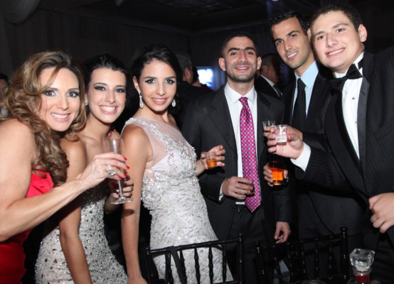 La prom de la Escuela Americana