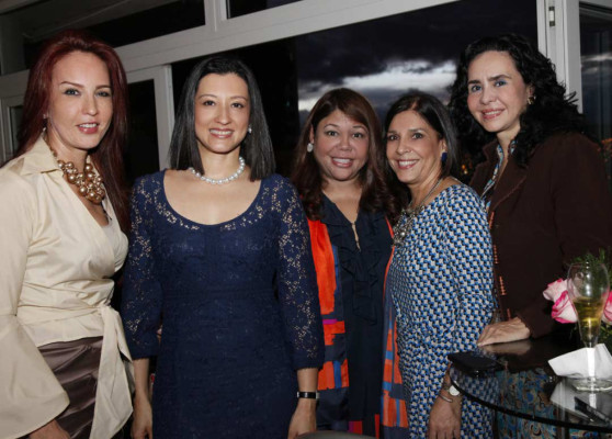 Pink party a beneficio de FUNHOCAM