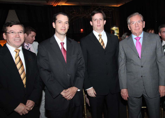 Banco Atlántida continua celebrando