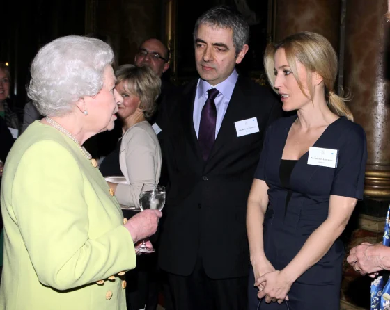 Rowan Atkinson y Gillian Anderson.