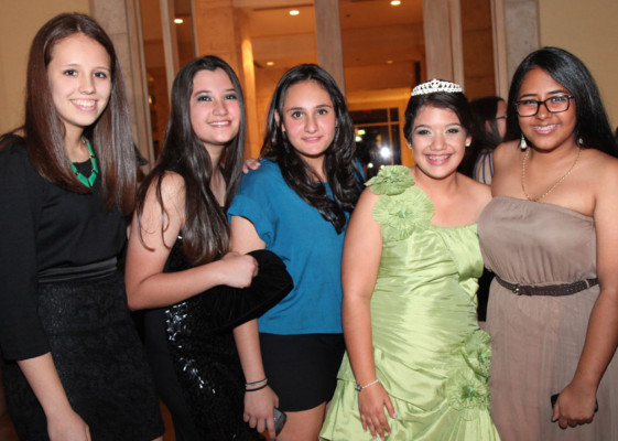 Happy b’day Marisa!