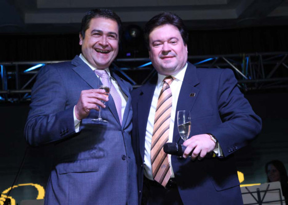 Banco Atlántida continua celebrando