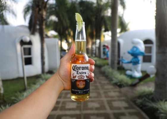 Corona te invita a conocer los maravillosos lugares que nuestro país tiene por ofrecer, en Agualpa Domos & Cabañas está todo lo que necesitas para vivir una experiencia única y redescubrir el paraíso del Lago de Yojoa. No te pierdas la oportunidad de visitarlos. <br/><br/>