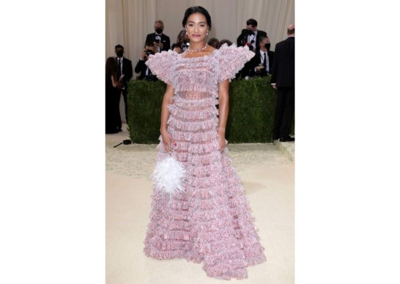 Rachel Smith vistiendo Rodarte
