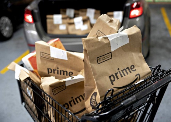 A pesar de las dificultades que ha significado más de un año de pandemia, no a todos les ha ido mal y para Bezos y Amazon ha representado un gran crecimiento en sus fortunas. Según Forbes, la empresa creció un 63% en el último año. Actualmente Bezos es el hombre más rico del mundo con una fortuna de 205 miles de millones de dólares.