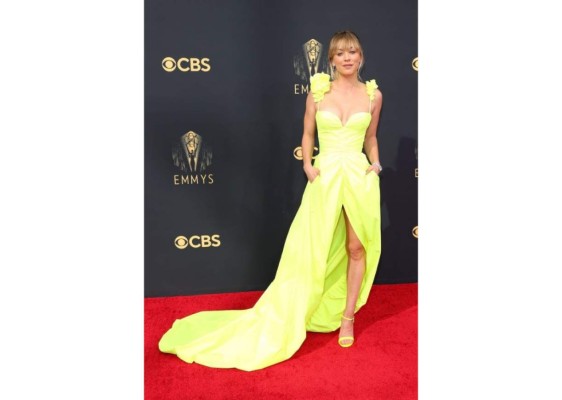 Kailey Cuoco<br/>Su vestido era de Vera Wang.<br/>