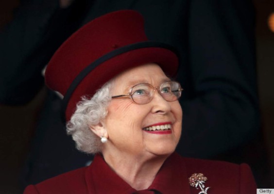 Isabel II celebra cumpleaños estrenando retrato