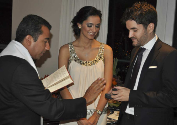 El compromiso matrimonial de Atenas Hernández y Juan Merino