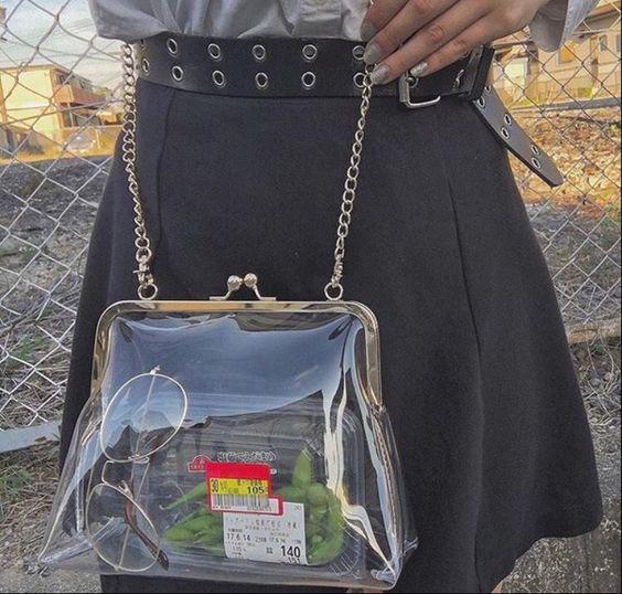 Tipo monedero en versión grande 