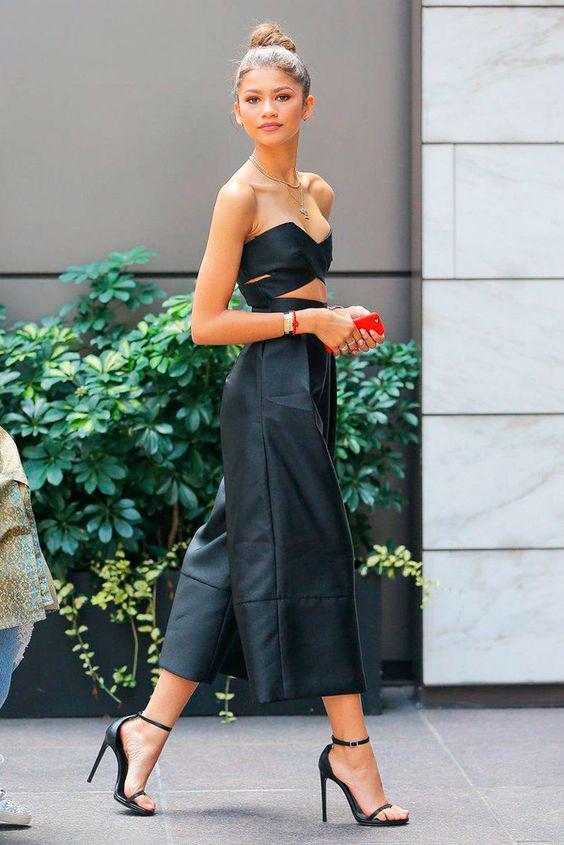 Las famosas también se apunta a esta tendencia, quien optó por pantalones <i>culotte</i> de cuero