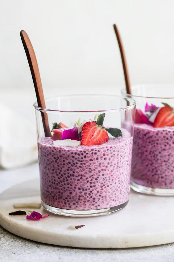No olvides consumir yogur ya que este contiene muchos nutrientes que pueden aumentar la tasa metabólica en reposo de su cuerpo. 