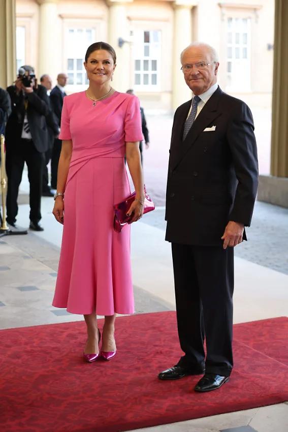 Victoria de Suecia y su padre el rey Carlos Gustavo