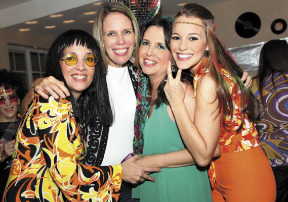 Groovy night para Daniella Aragón